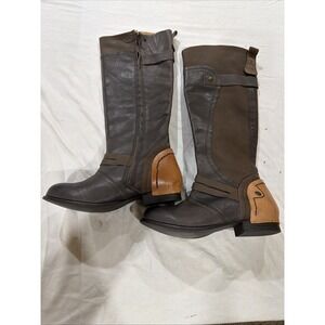 DKNY (Donna Karan New York Vintage Boots. Size 8.5. Brown. Good Condition.